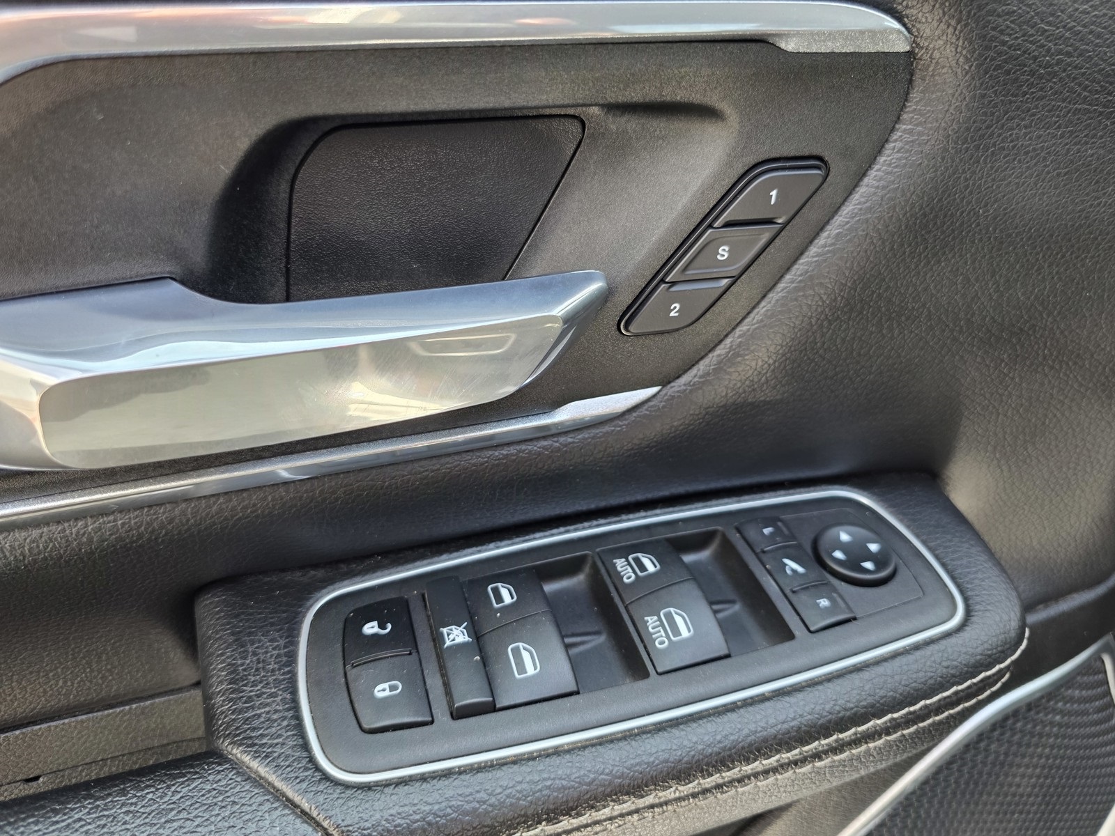 2022 Ram 1500 Laramie photo 20