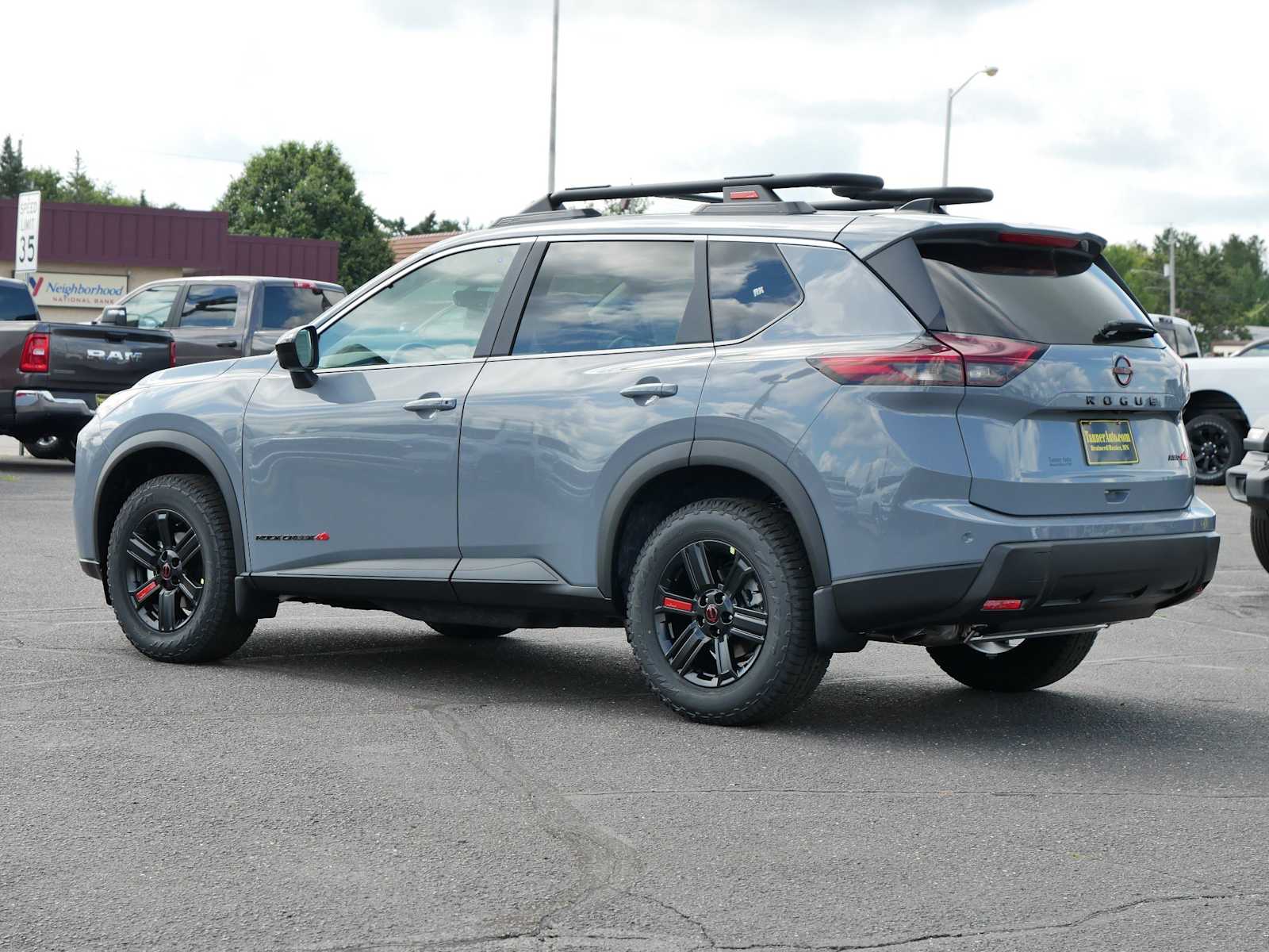 2026 Nissan Rogue SV photo 4