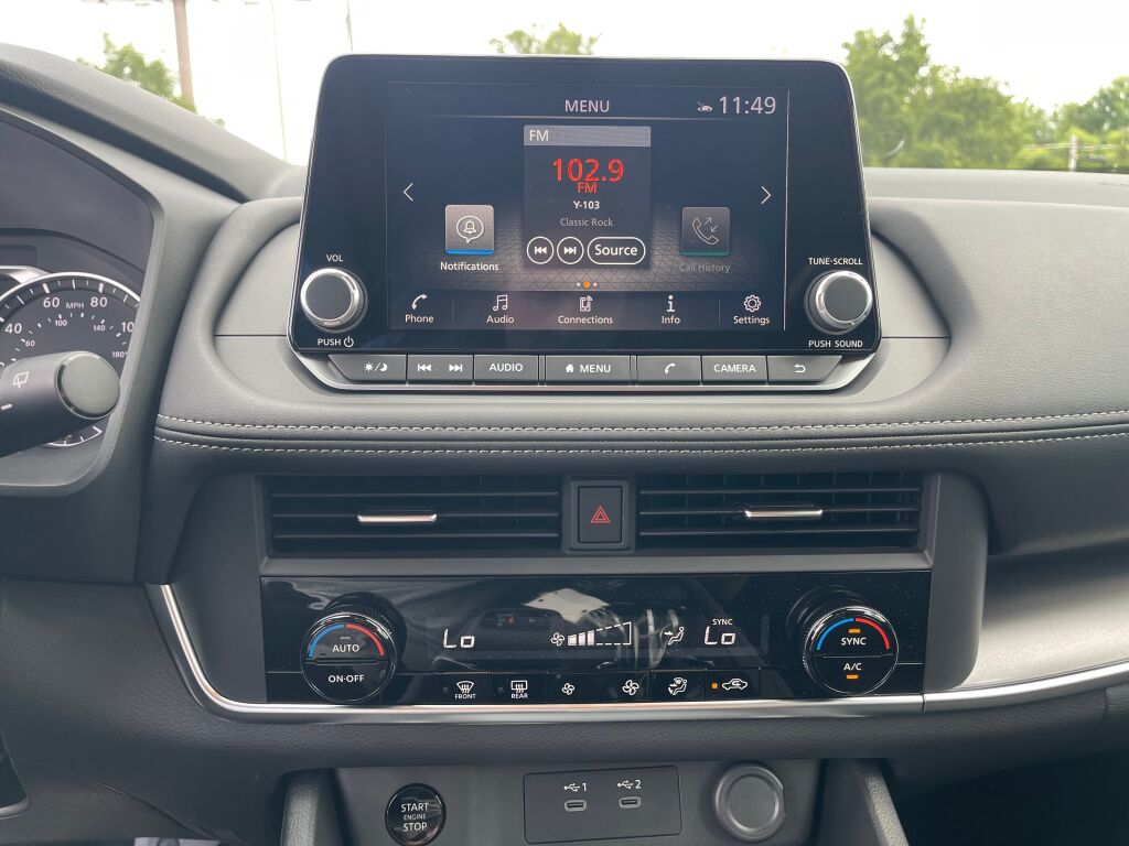 2026 Nissan Rogue SV photo 8