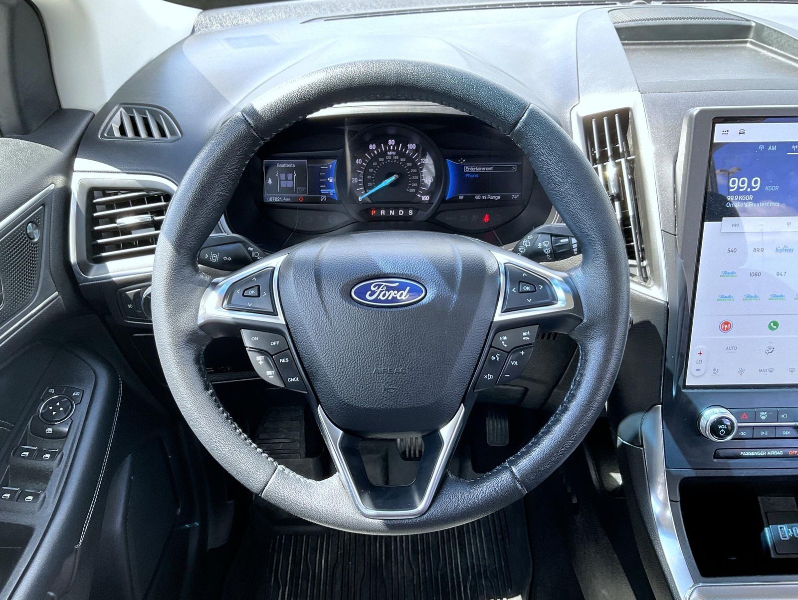 2022 Ford Edge Titanium photo 11