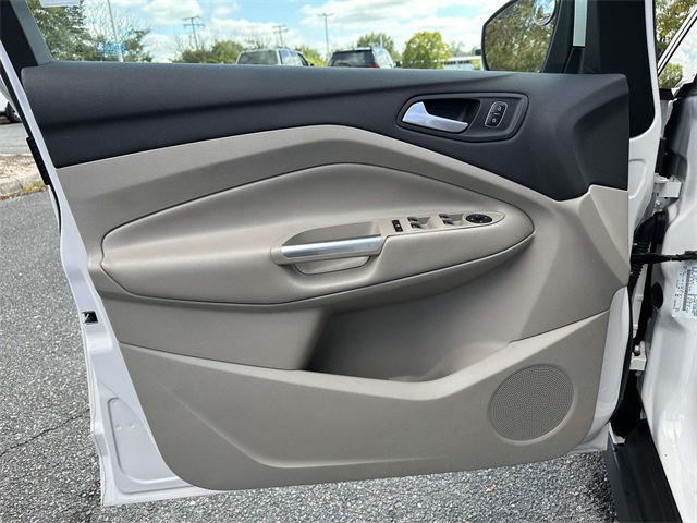 2017 Ford C-Max Energi Titanium photo 16