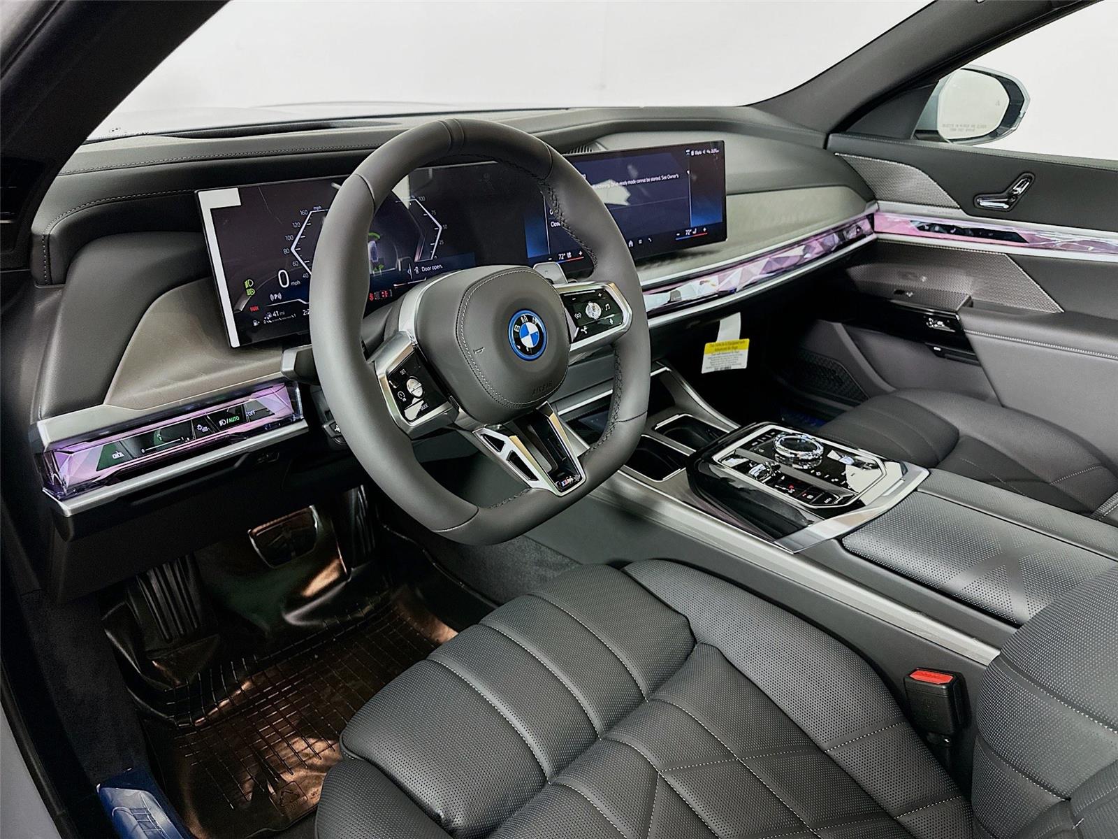 2026 Bmw 750e photo 7