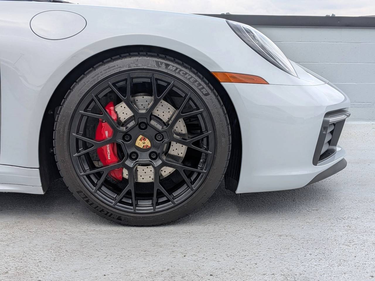 2024 Porsche 911 S photo 11