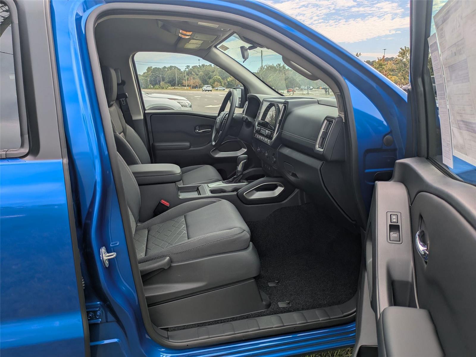 2026 Nissan Frontier SV photo 29
