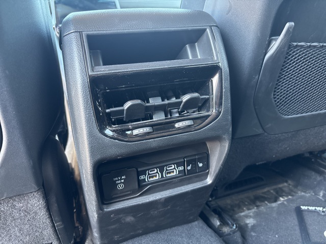 2023 Jeep Grand Cherokee Limited photo 5