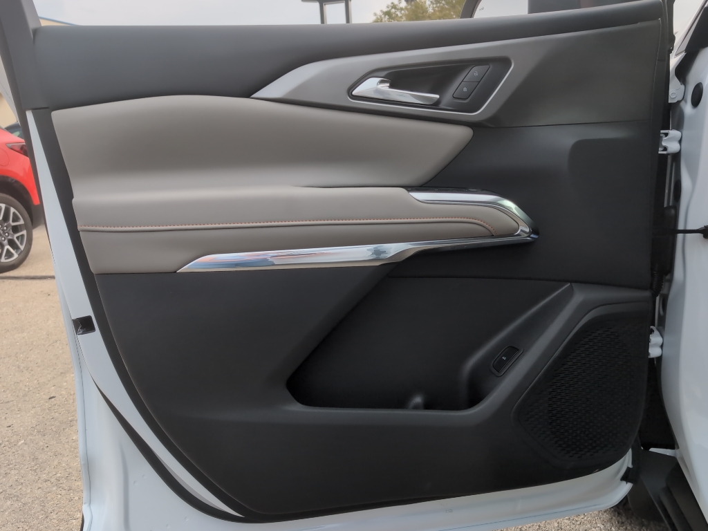 2026 Chevrolet Traverse photo 22