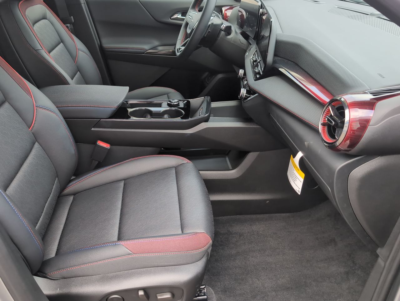 2025 Chevrolet Equinox RS photo 18