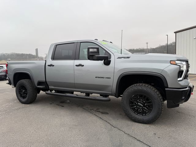 2026 Chevrolet Silverado 2500HD ZR2 photo 3