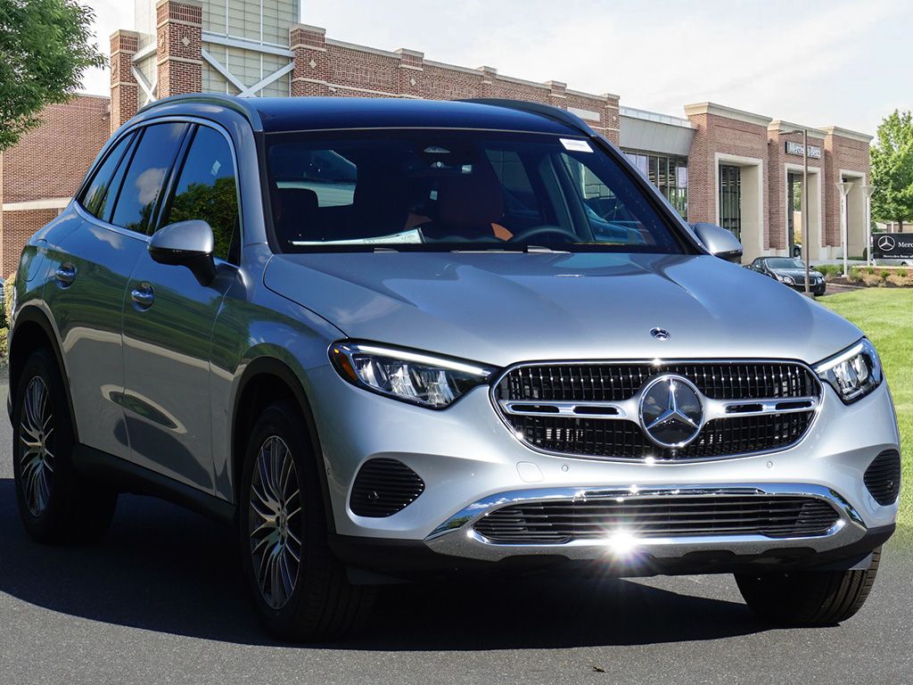 2026 Mercedes Benz GLC 300 photo 3