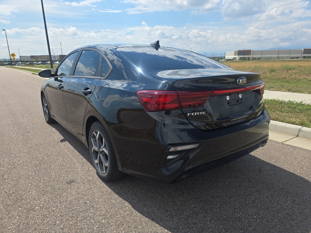 2021 Kia Forte LXS photo 3