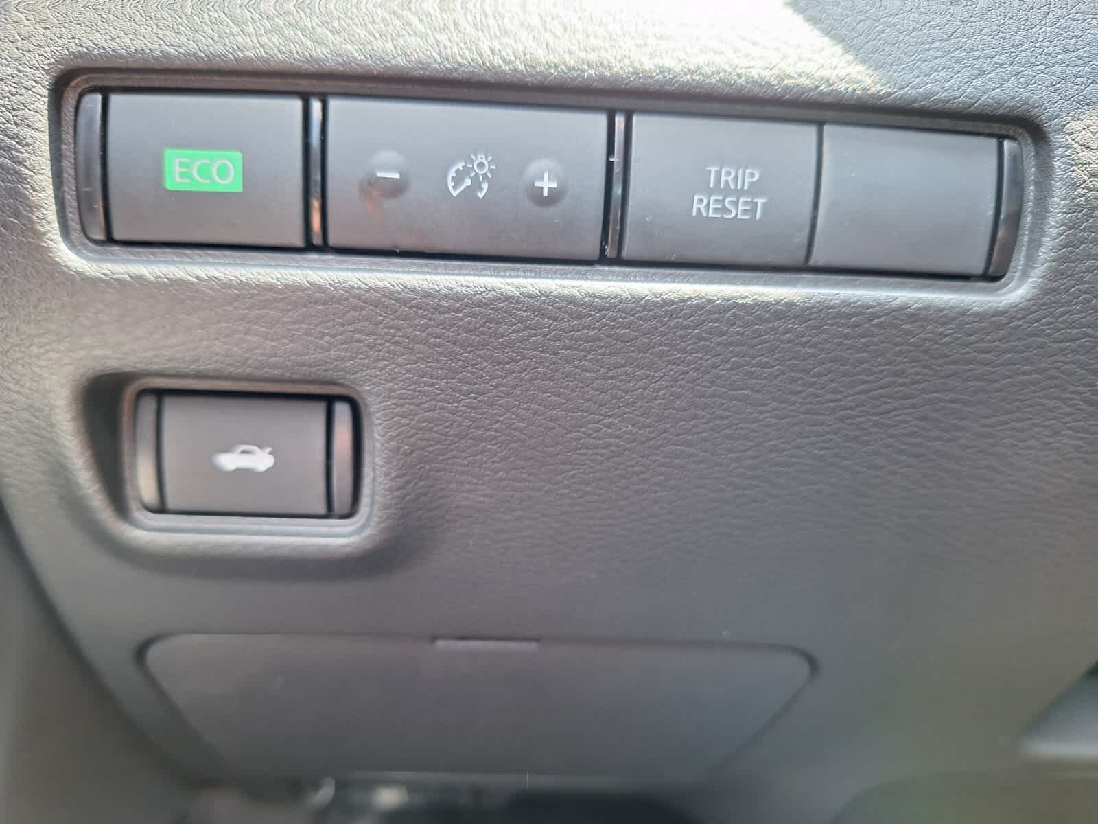 2025 Nissan Sentra SV photo 12