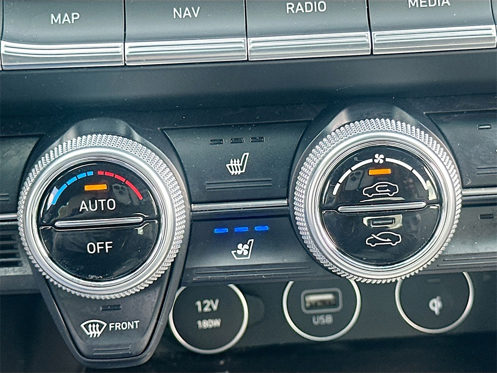 2023 Genesis G70 Advanced 3.3T Sport Prestige photo 19