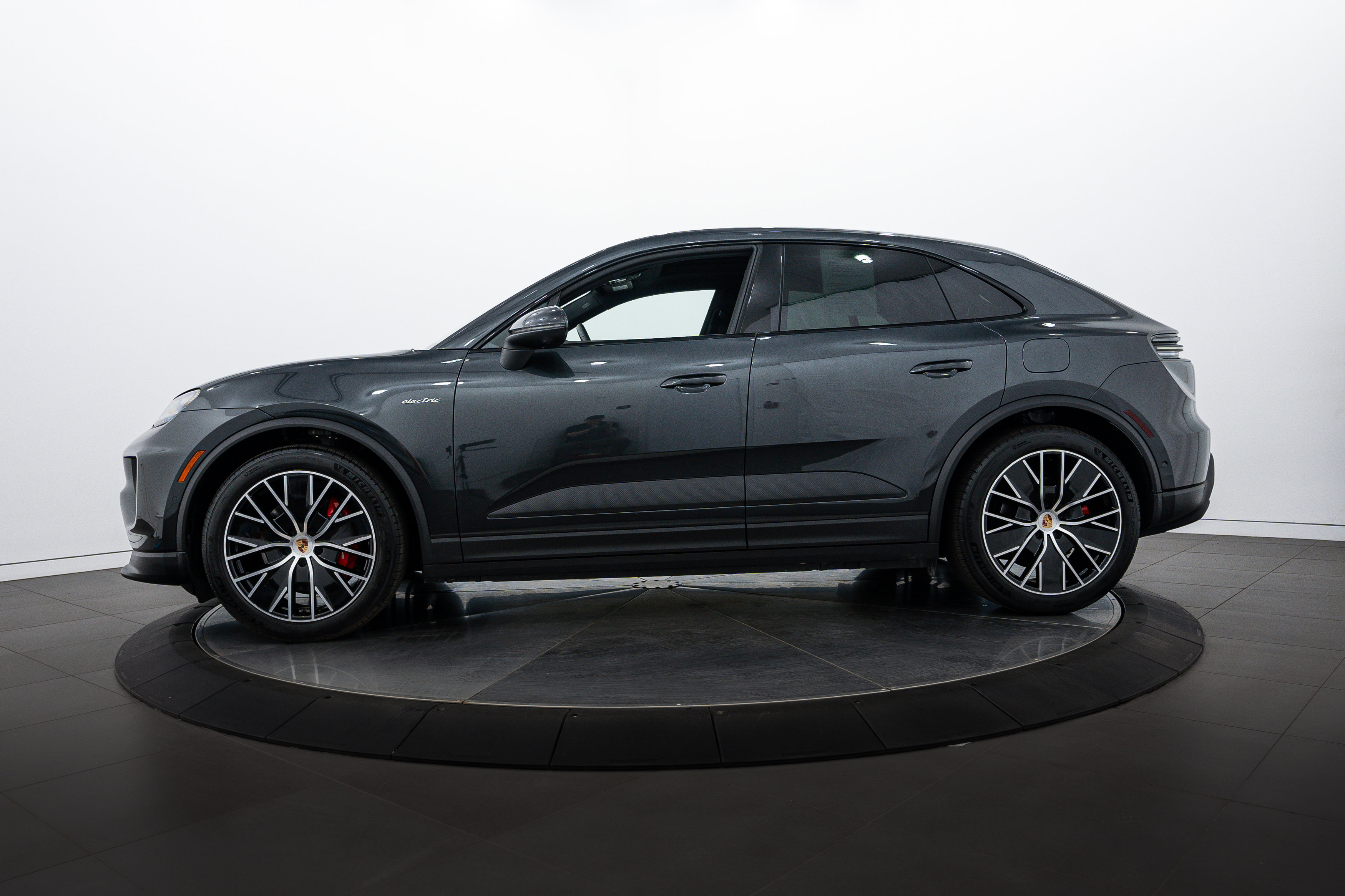 Certified 2025 Porsche Macan S with VIN WP1AB2XA0SL151832 for sale in Highland Park, IL
