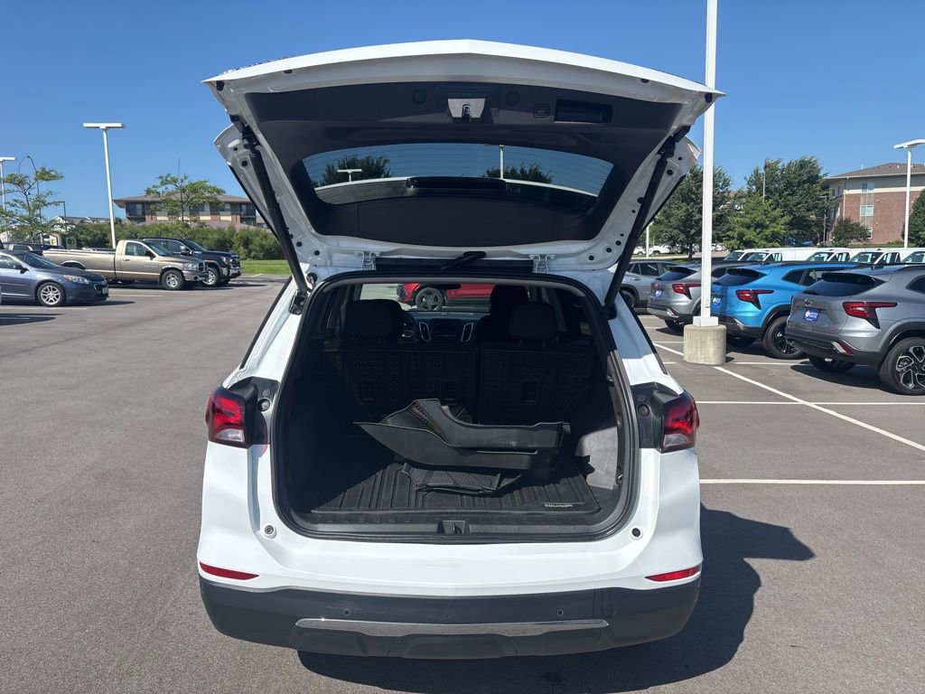 2023 Chevrolet Equinox LT photo 10