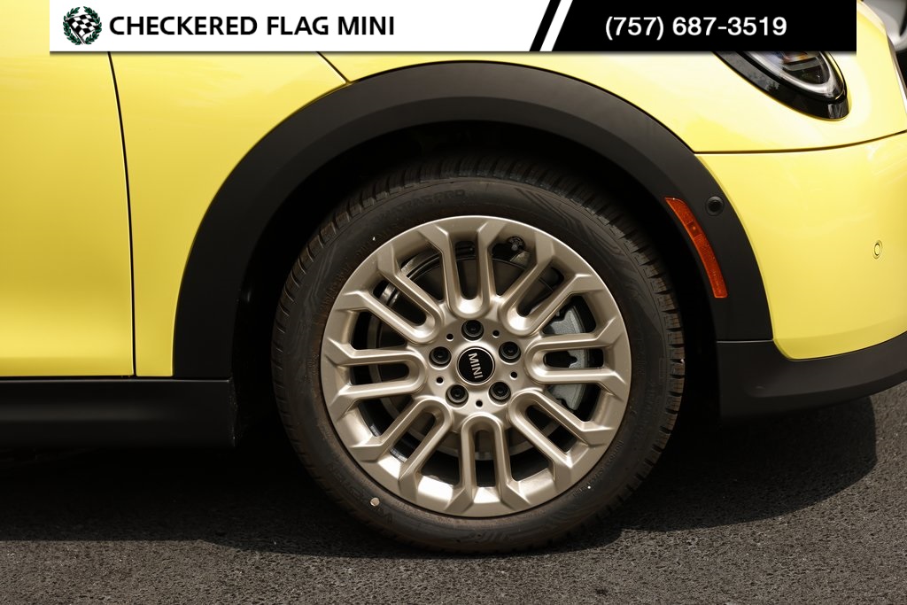 2025 Mini Cooper S Iconic photo 3