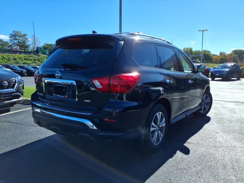 2020 Nissan Pathfinder S photo 5