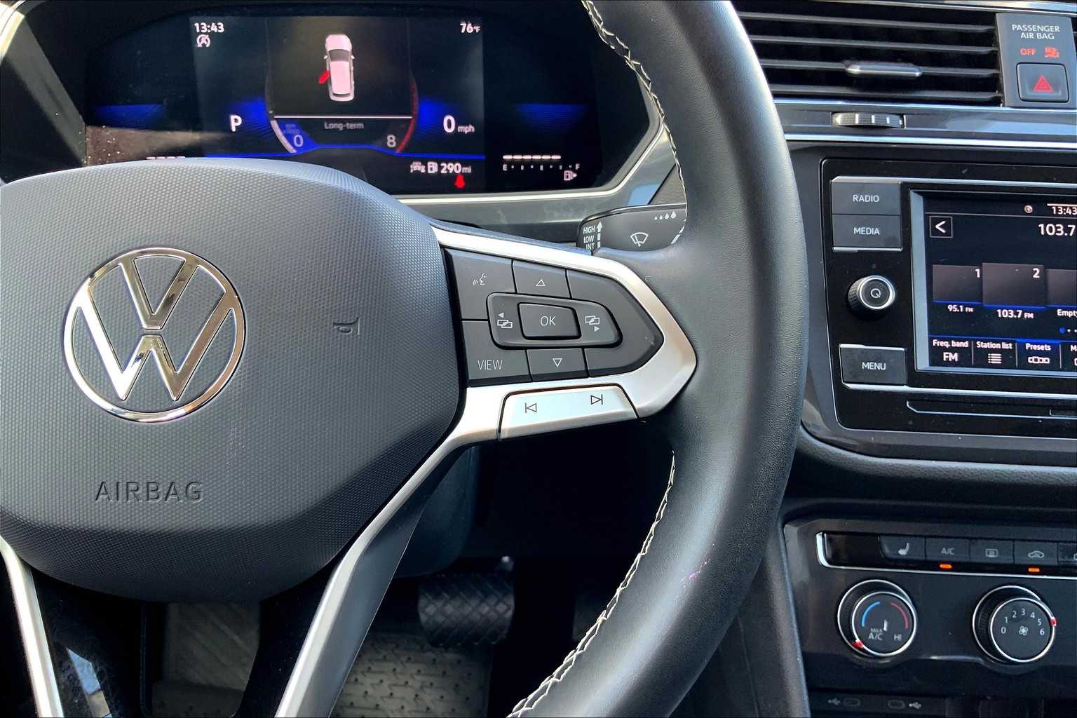 2023 Volkswagen Tiguan S photo 22