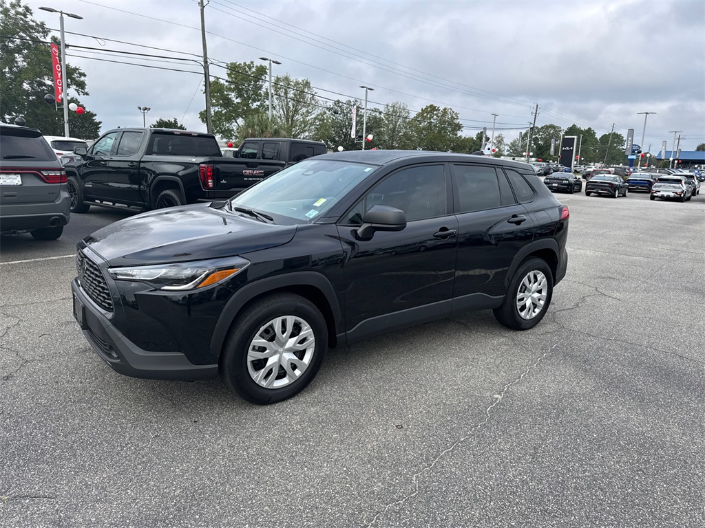 2024 Toyota Corolla Cross L photo 6