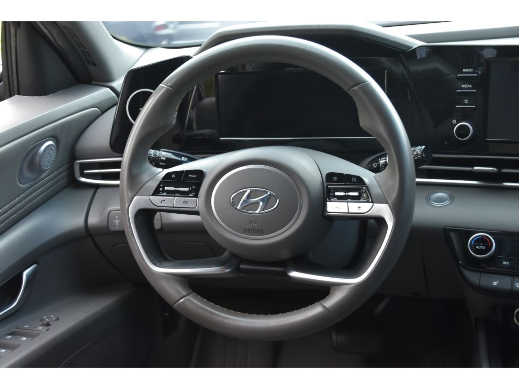 2022 Hyundai Elantra SEL Convenience photo 14
