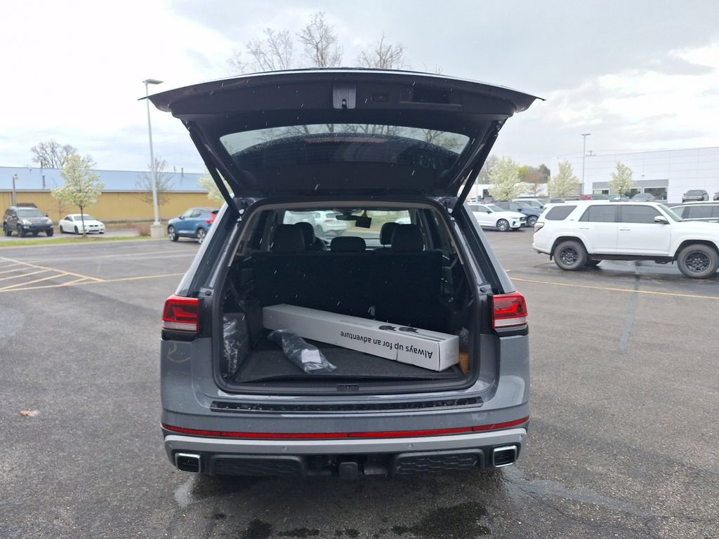 2025 Volkswagen Atlas Peak Edition SE photo 16