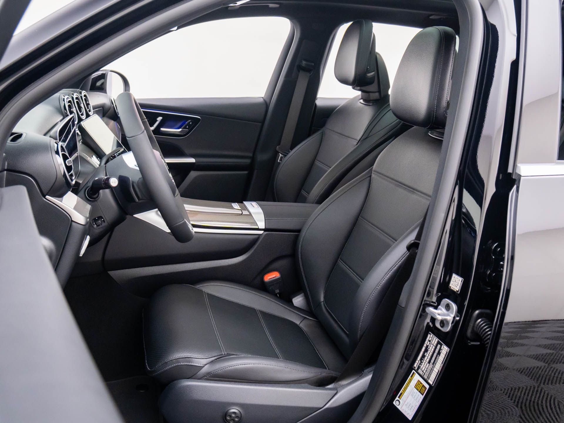 2025 Mercedes Benz GLC 300 4MATIC photo 23