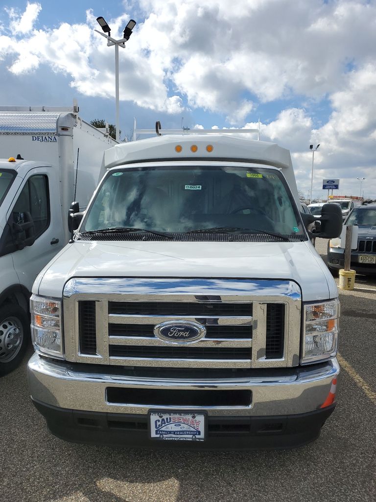 2025 Ford E-350 Base photo 2