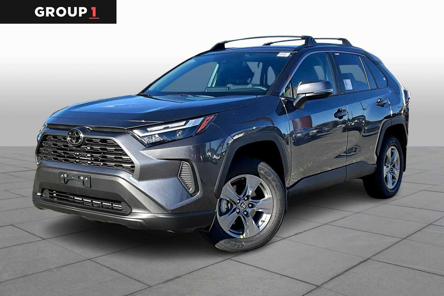 2025 Toyota RAV4 XLE's photo