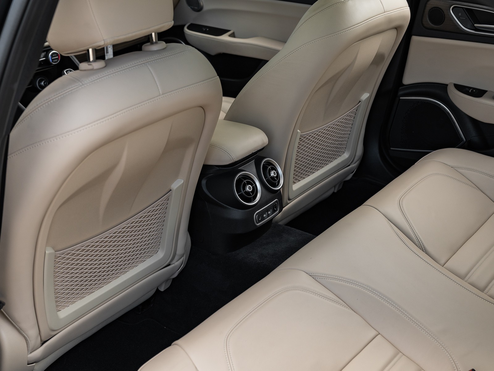 2023 Alfa Romeo Giulia Ti photo 19