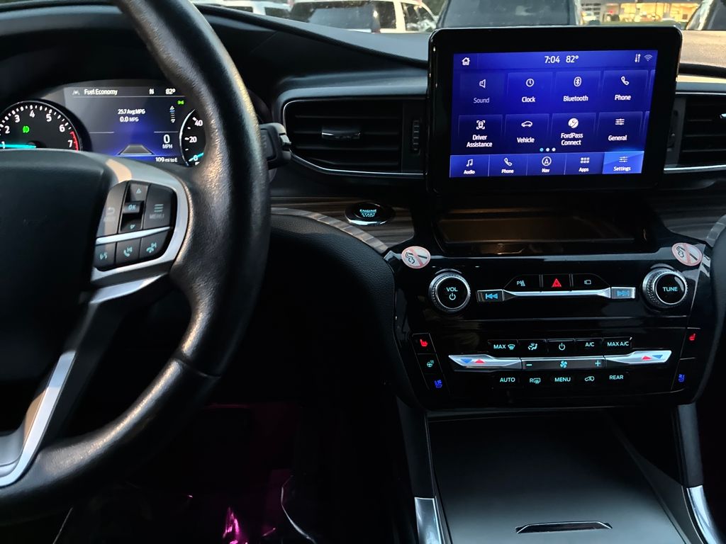 2023 Ford Explorer Limited photo 17