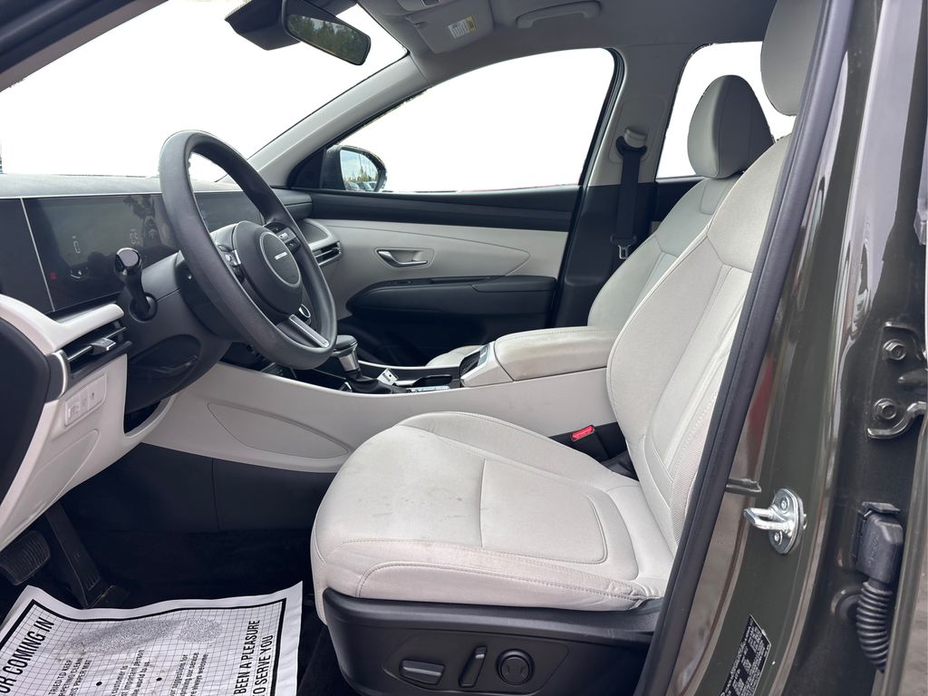 2025 Hyundai Tucson SEL photo 9