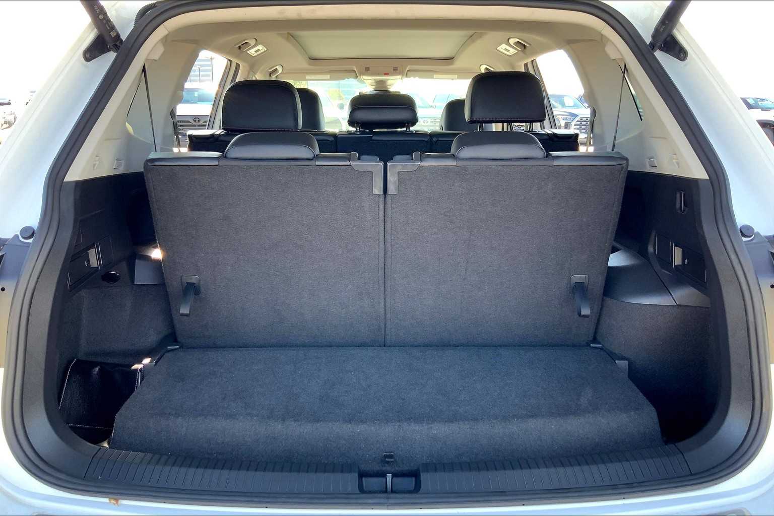 2024 Volkswagen Tiguan Wolfsburg Edition photo 28