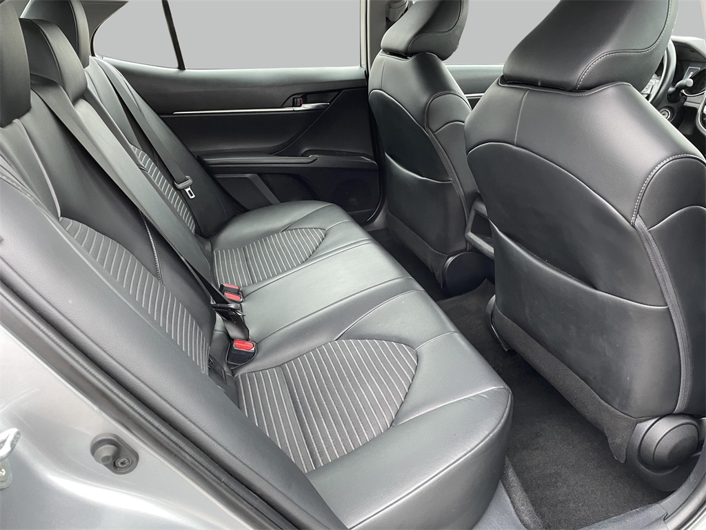 2022 Toyota Camry SE photo 12