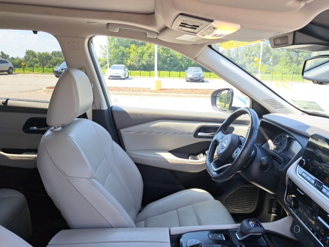 2023 Nissan Rogue SL photo 4