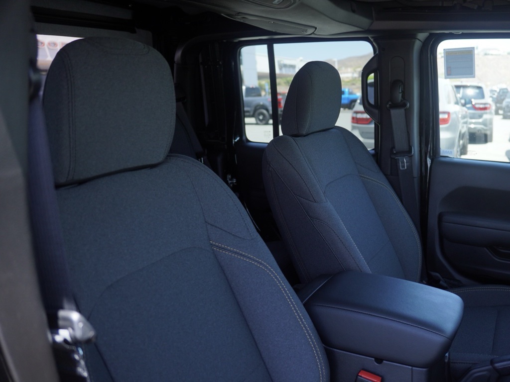 2025 Jeep Gladiator Sport S photo 22