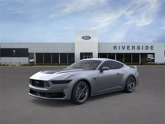 2025 Ford Mustang Dark Horse's photo