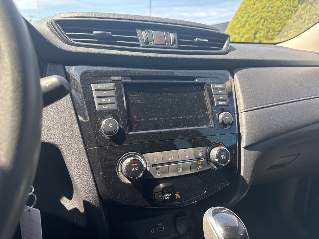 2018 Nissan Rogue S photo 11