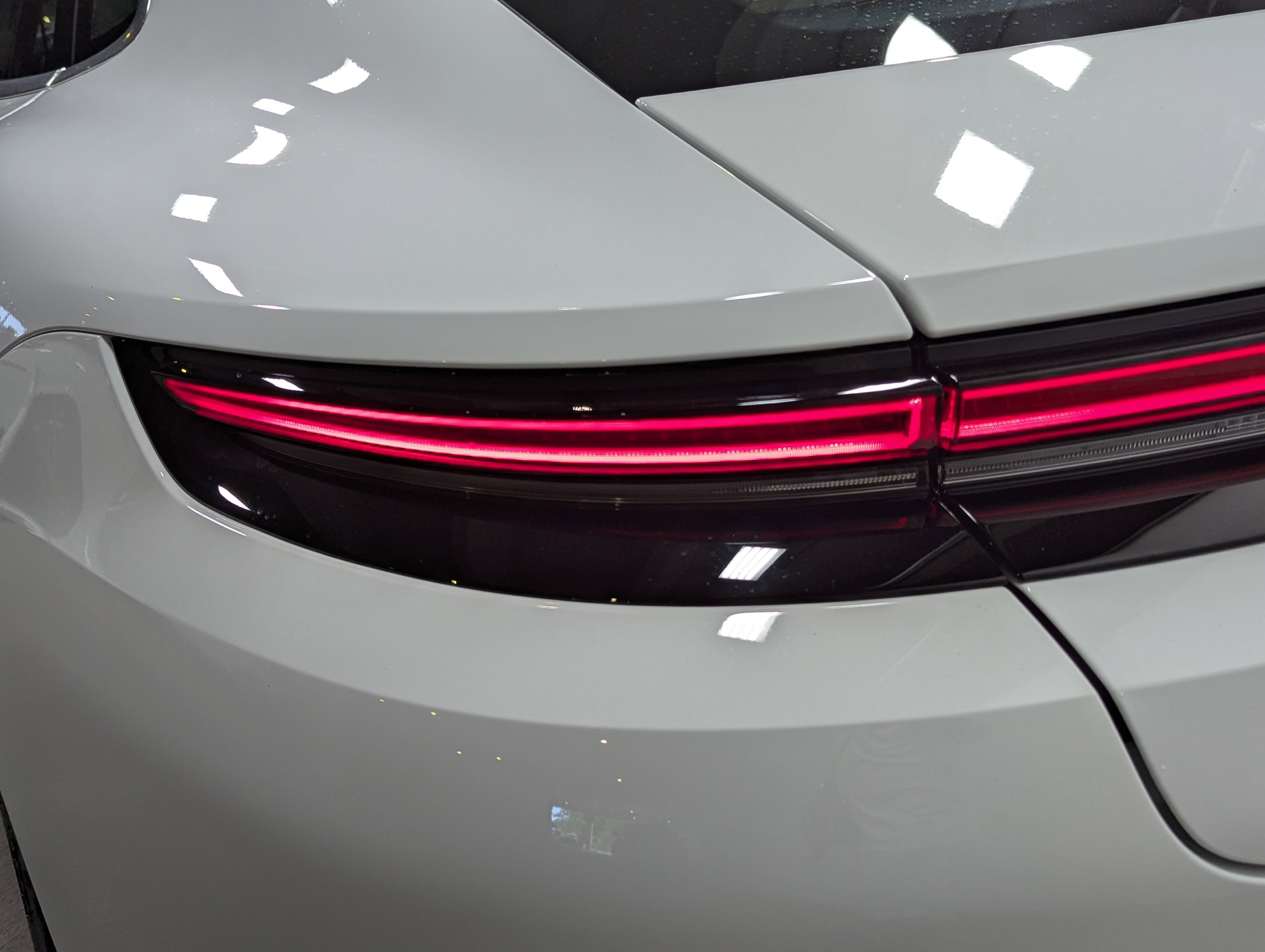 2025 Porsche Panamera 4 photo 2