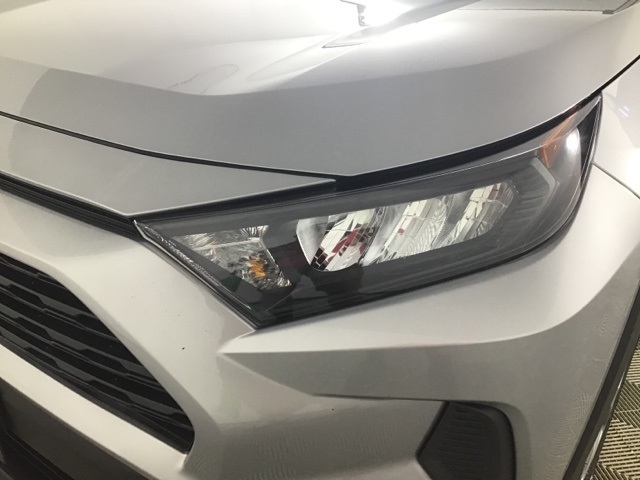 2021 Toyota RAV4 LE photo 24