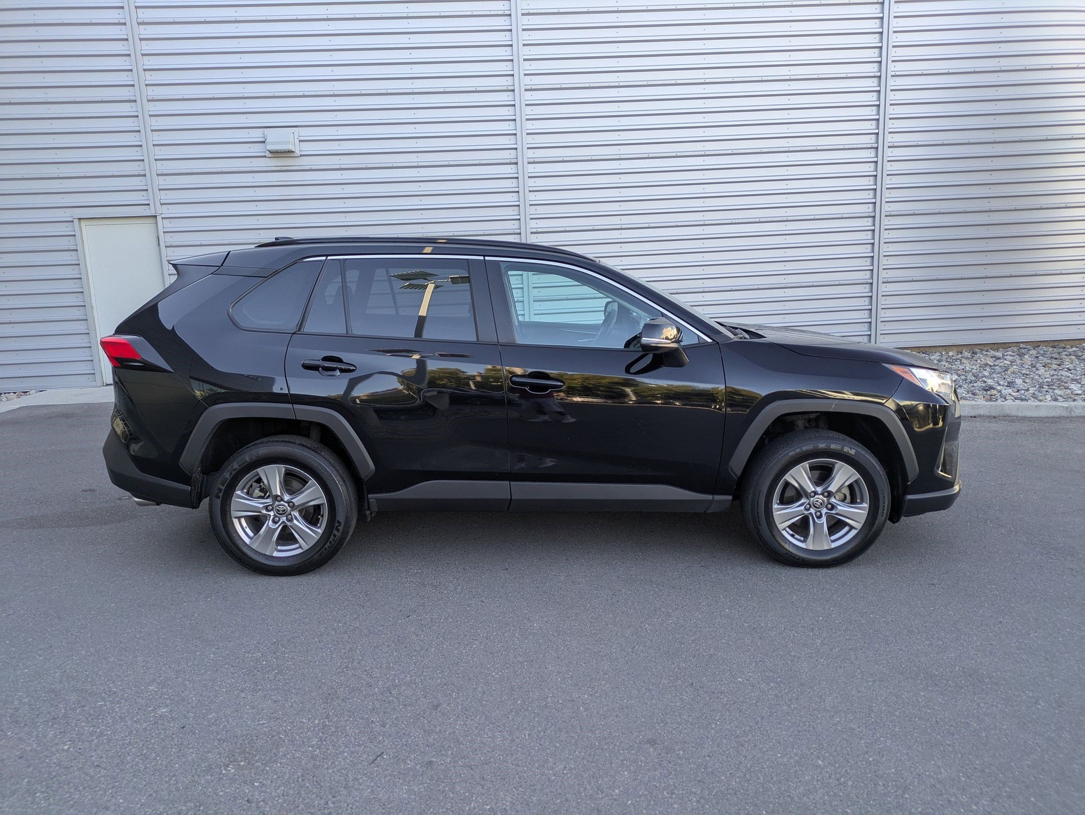 2024 Toyota RAV4 XLE photo 2