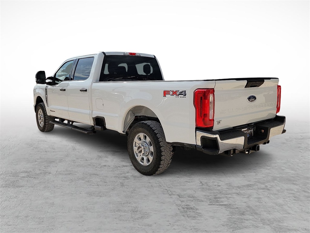2023 Ford F-350 XLT photo 7