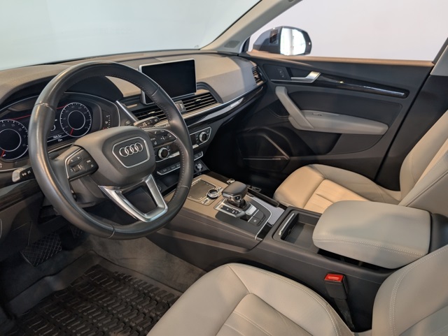 2018 Audi Q5 2.0T Premium Plus photo 12