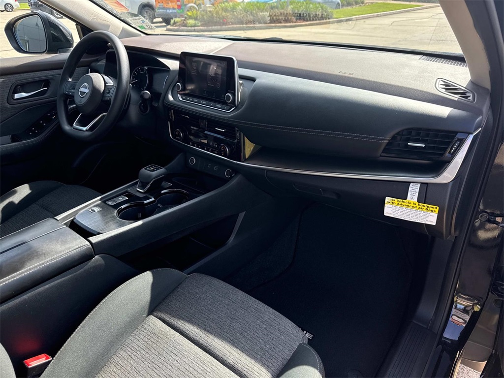2023 Nissan Rogue SV photo 11
