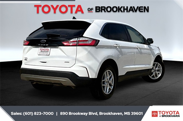 2023 Ford Edge SEL photo 10