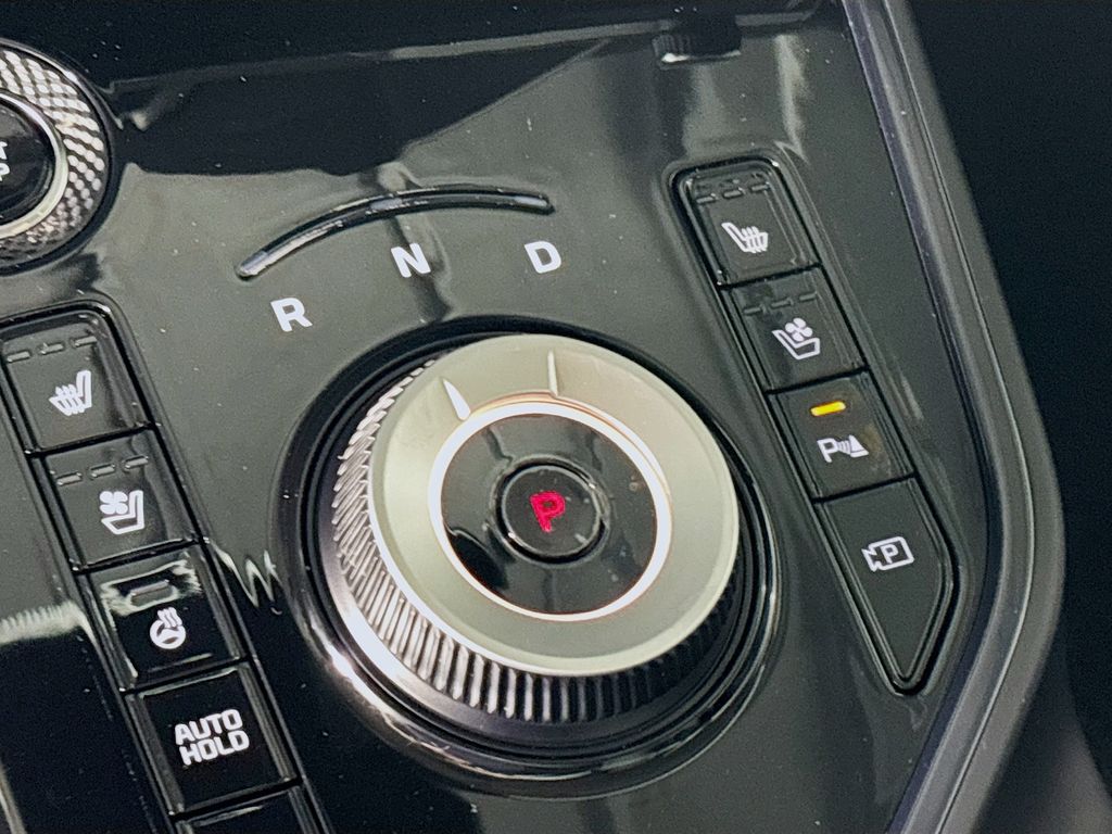 2025 Kia Niro Plug-In Hybrid SX Touring photo 17