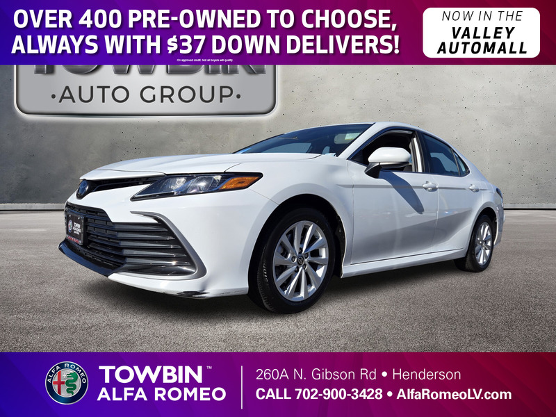 2024 Toyota Camry LE's photo