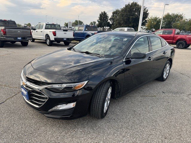 2023 Chevrolet Malibu 1LT photo 3