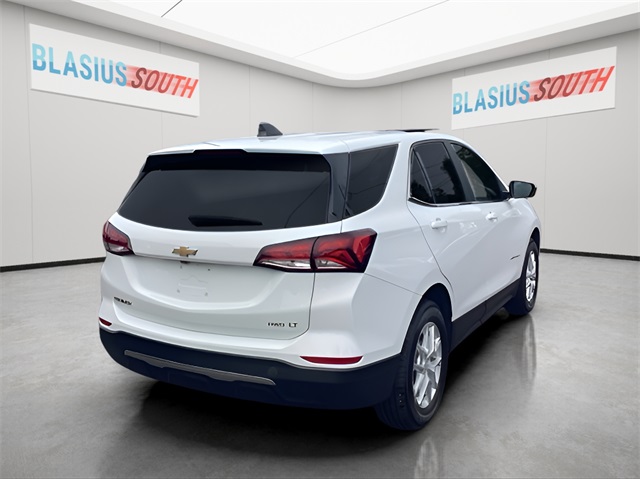 2023 Chevrolet Equinox LT photo 3