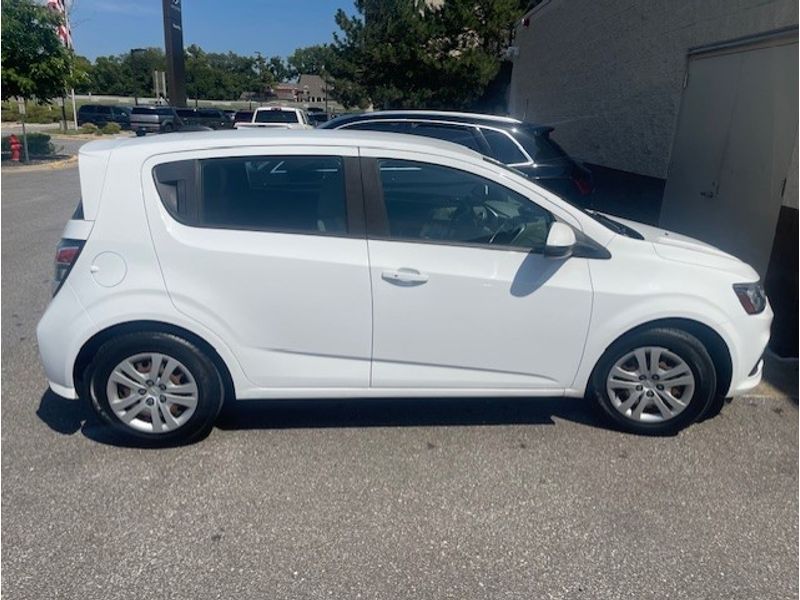 2020 Chevrolet Sonic LT photo 3