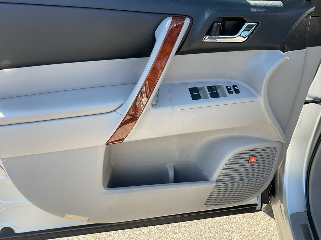 2012 Toyota Highlander Limited photo 13