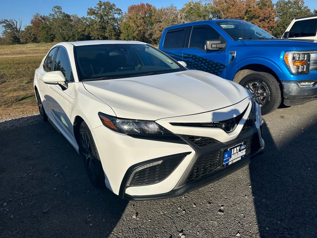 2022 Toyota Camry SE